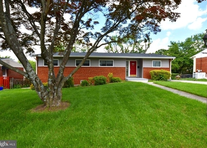 4015 Heathfield Road - Photo 1