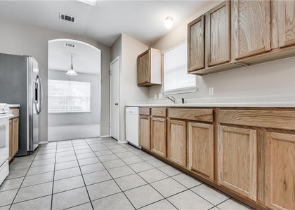 602 Golden Gate Dr - Photo 1