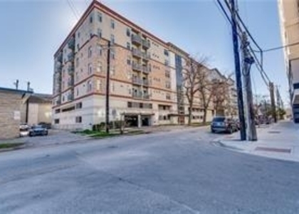 711 W 26th St - Photo 1