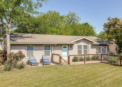 748 Wales Way - Photo 1