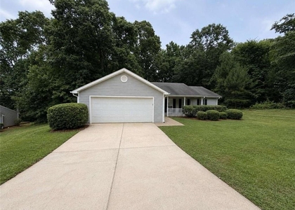 211 Ravenwood Court - Photo 1