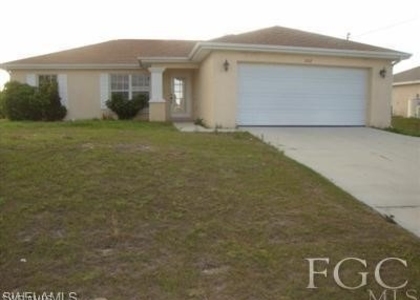 2112 Chiquita Boulevard N - Photo 1