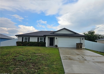 2523 Ne 6th Place - Photo 1