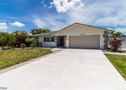 542 Se 33rd Terrace - Photo 1