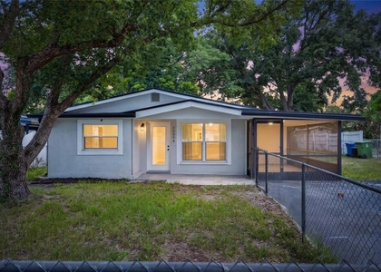 10004 N 25th Street - Photo 1