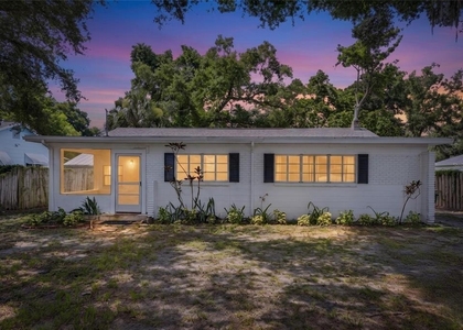1005 E Flora Street - Photo 1