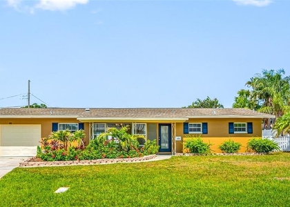 5056 42nd Street S - Photo 1