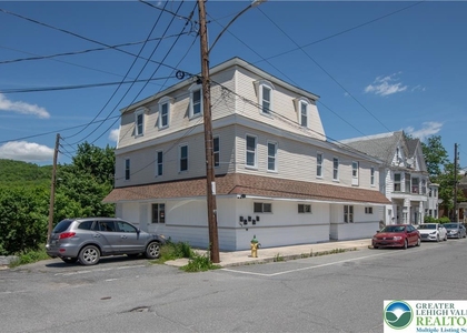149 W Ridge Street W - Photo 1
