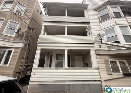 213 E Bertsch Street - Photo 1