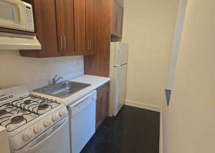 York Avenue - Photo 1