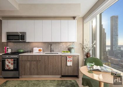 10th Avenue - Photo 1