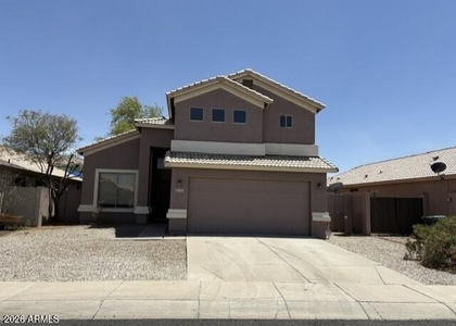 1547 E 10th Street - Photo 1