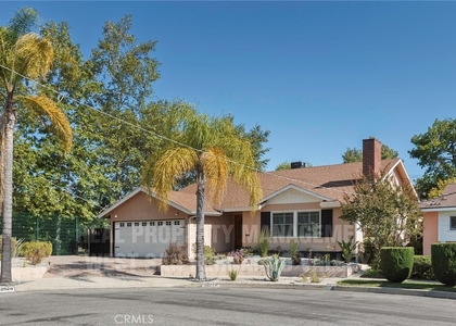 12920 Aetna St. - Photo 1