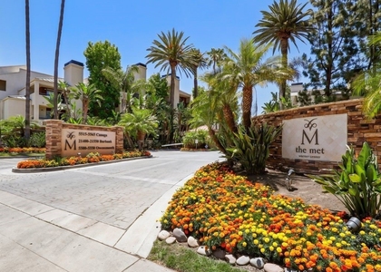 5540 Owensmouth - Photo 1