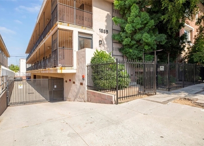 1835 N Alexandria Boulevard - Photo 1