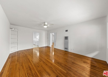 913 20th Street - Photo 1