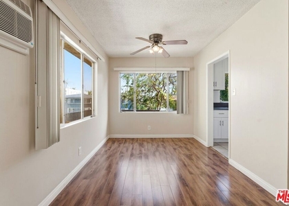 1475 S Wooster Street - Photo 1