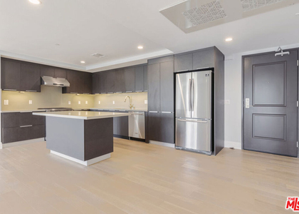 2939 Leeward Avenue - Photo 1