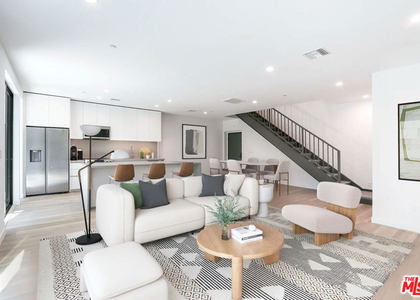 829 Larrabee Street - Photo 1