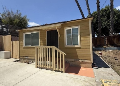 1207 E 8th - Photo 1