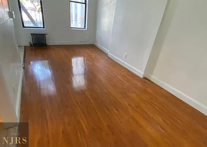 Lexington Ave - Photo 1