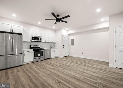 437 W Girard Avenue - Photo 1