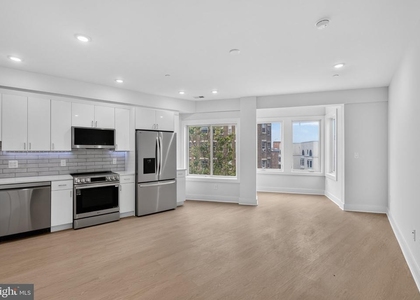 1650 Columbia Road Nw - Photo 1