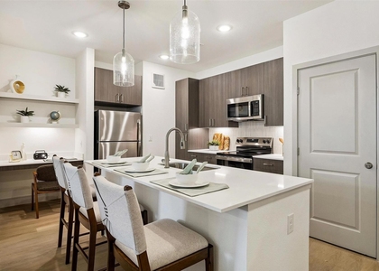 13959 Hillcroft Ave - Photo 1