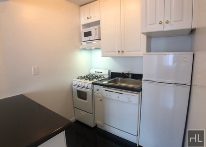 York Avenue - Photo 1