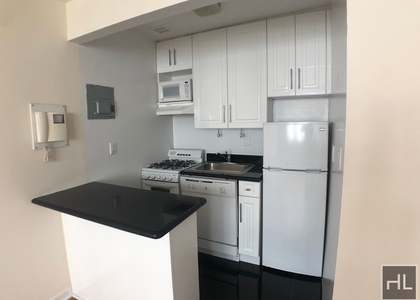 York Avenue - Photo 1
