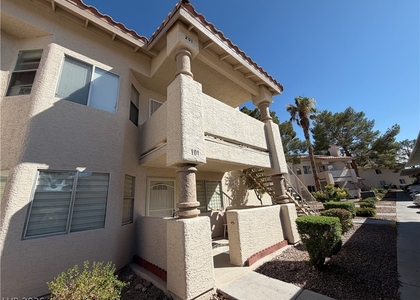 920 Rockview Drive - Photo 1