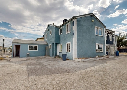 530 E Oakey Boulevard - Photo 1