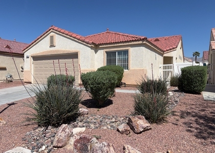 526 Regal Robin Way - Photo 1