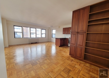 East 63 Street - Photo 1