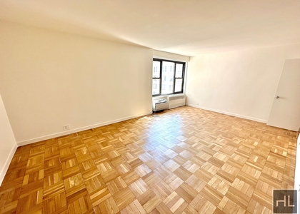 Fourth Avenue - Photo 1