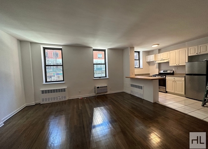 East 49 Street - Photo 1