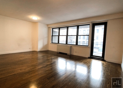 E 82 St - Photo 1
