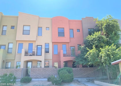 112 W Milada Drive - Photo 1