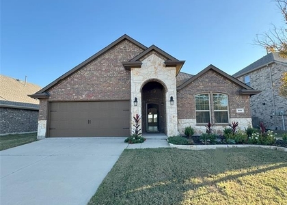905 Berry Street - Photo 1