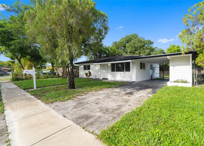 2001 Nw 14th Avenue - Photo 1