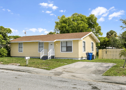 1464 W 32nd Street - Photo 1