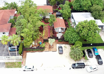 1329 Ne 5th Avenue - Photo 1