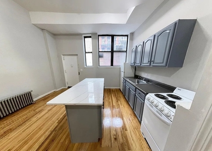 Stanton Street - Photo 1