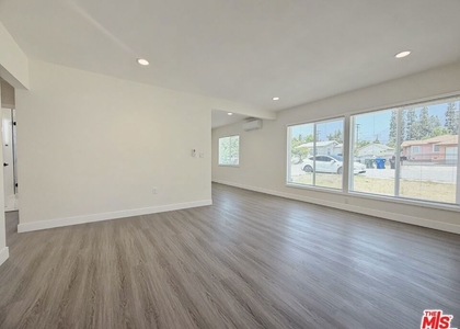 410 E Cherry Avenue - Photo 1