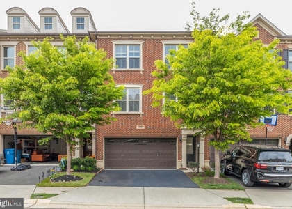 42557 Dreamweaver Drive - Photo 1