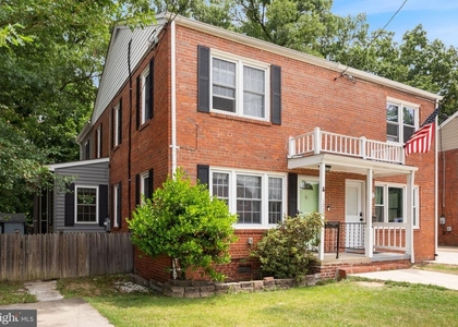 1225 S Buchanan Street - Photo 1