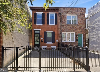 2318 E Letterly Street - Photo 1