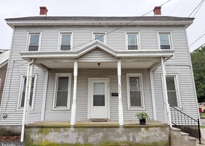 200 Se Se 2nd Street - Photo 1