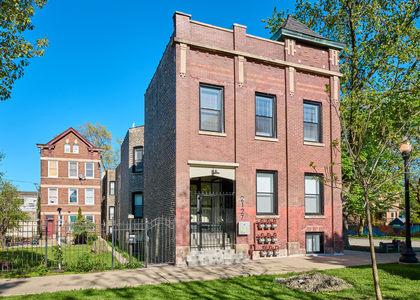 2127 S Marshall Boulevard - Photo 1