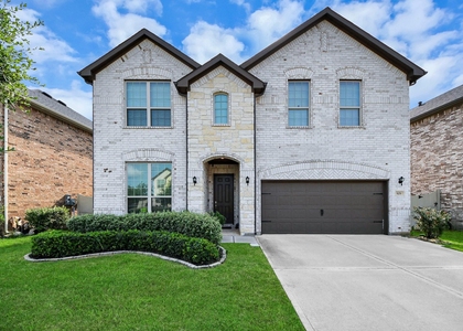 606 Round Lake Drive - Photo 1